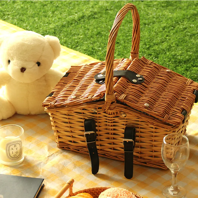 Willow Picnic Basket by BasketGem 2