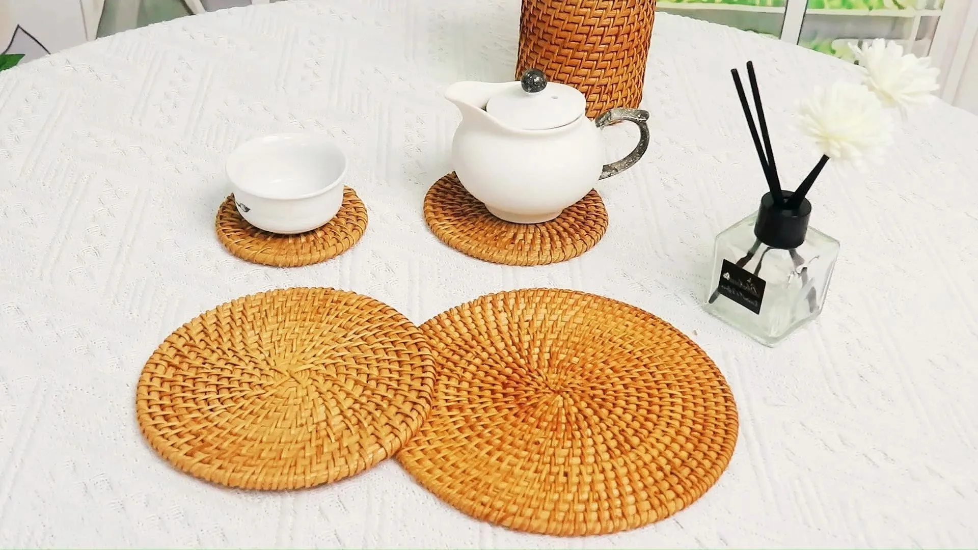 Rotan spiraalvormig ontwerp in ronde vorm, eenvoudig en elegant 1