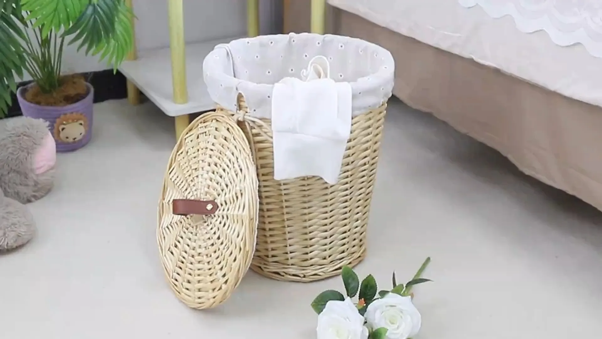 Willow laundry basket    Bohemian laundry basket    Organic and natural woven home 1
