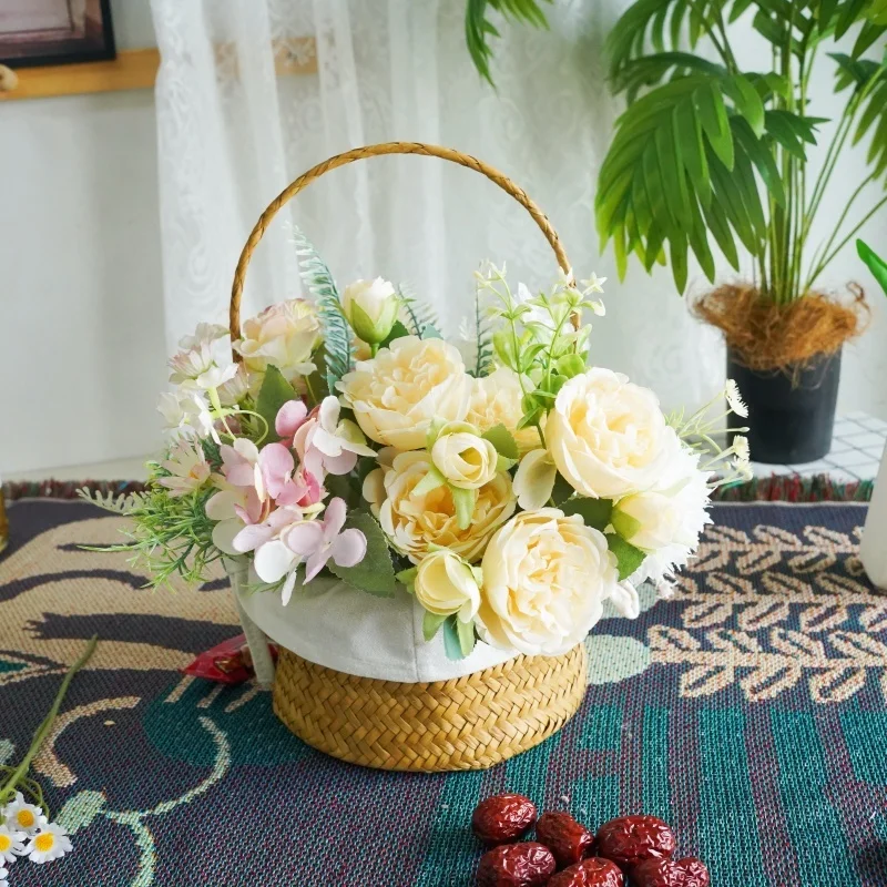 Straw fruit basket with lining, easy to clean, with handle design 1