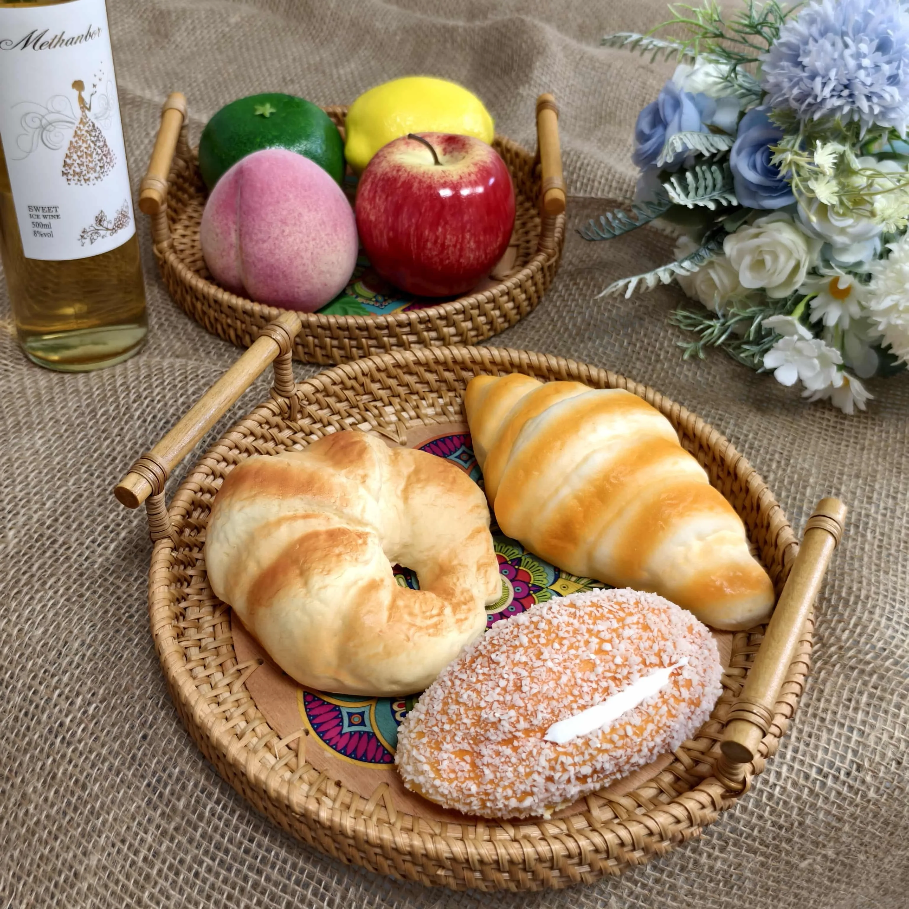 Round shape Rattan bread Tray with wooden handle 1