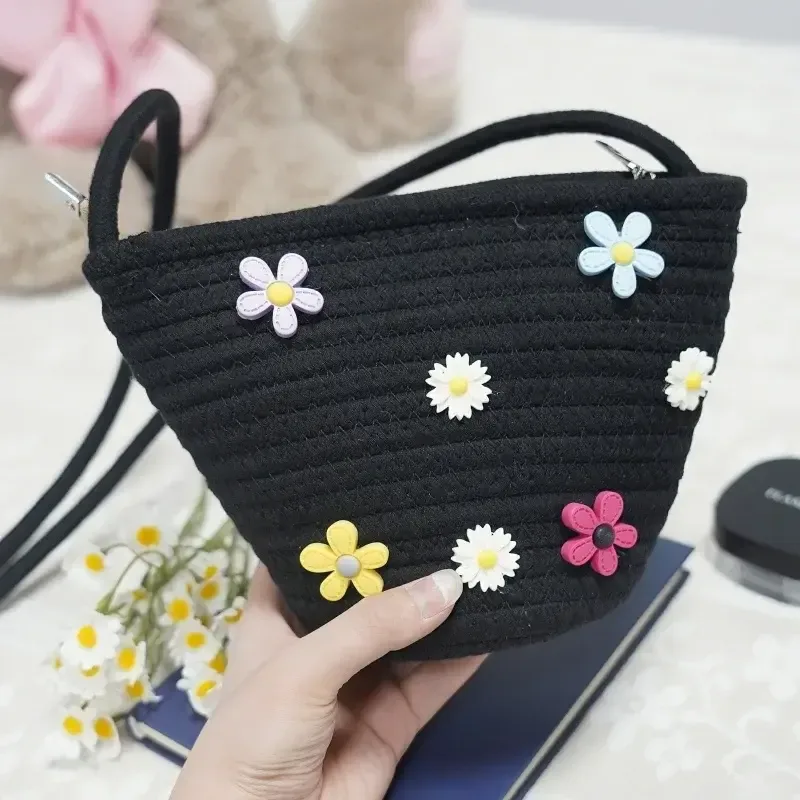 コットンロープキッズハンドバッグバッグボディ4種類の色の花と小さなデイジーデザインジップオープニングとクロージングデザインリラックスバッグ 1