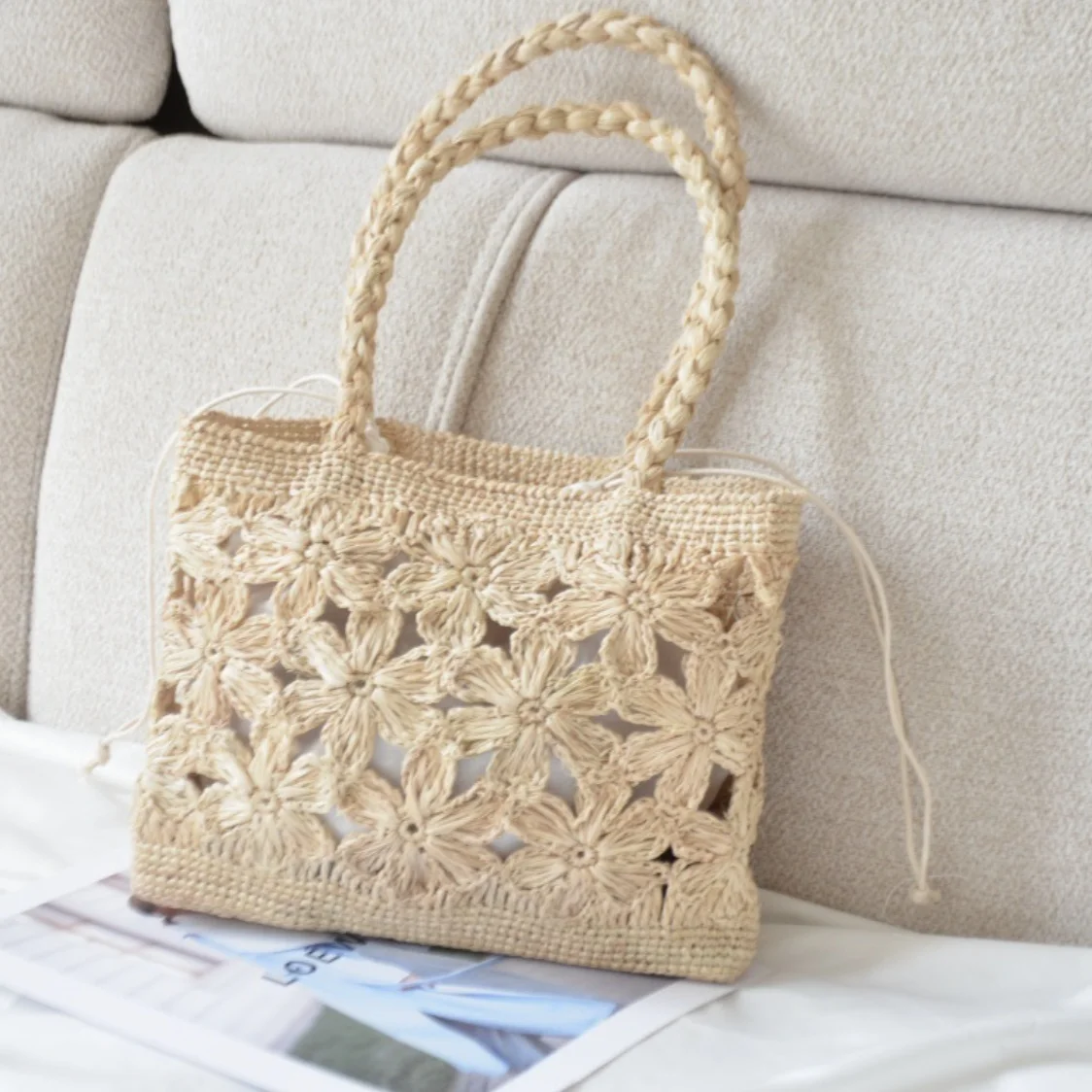 Handwoven Hollow Floral Raffia Tote Bag Lightweight Breathable Summer Handbag Out Raffia Bag Retro Fresh Daily Vacation Bag 1